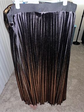 Pleated Velvet Midi Skirt in Black-to-Brown Ombre